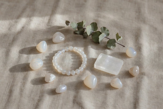 Moonstone: The Complete Guide to This Mystical Stone